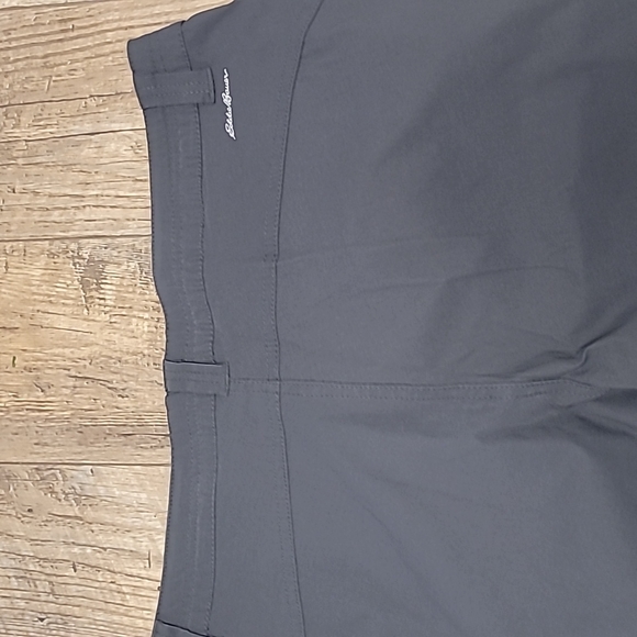 Eddie Bauer Gray short pants 12 - Picture 6 of 7